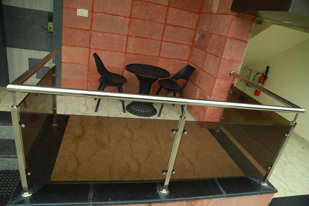 Hotel Sukhdeo Palace Gaya Esterno foto