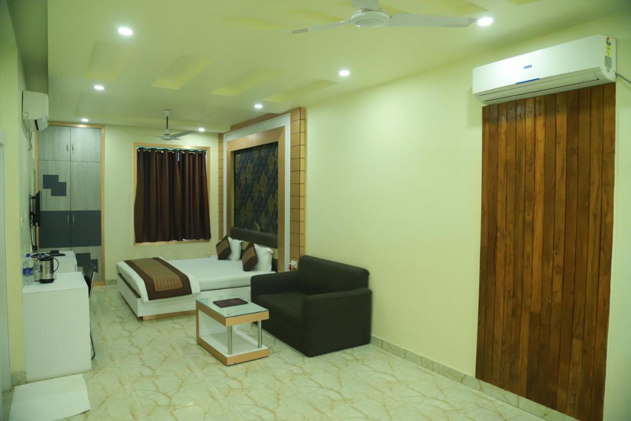 Hotel Sukhdeo Palace Gaya Esterno foto
