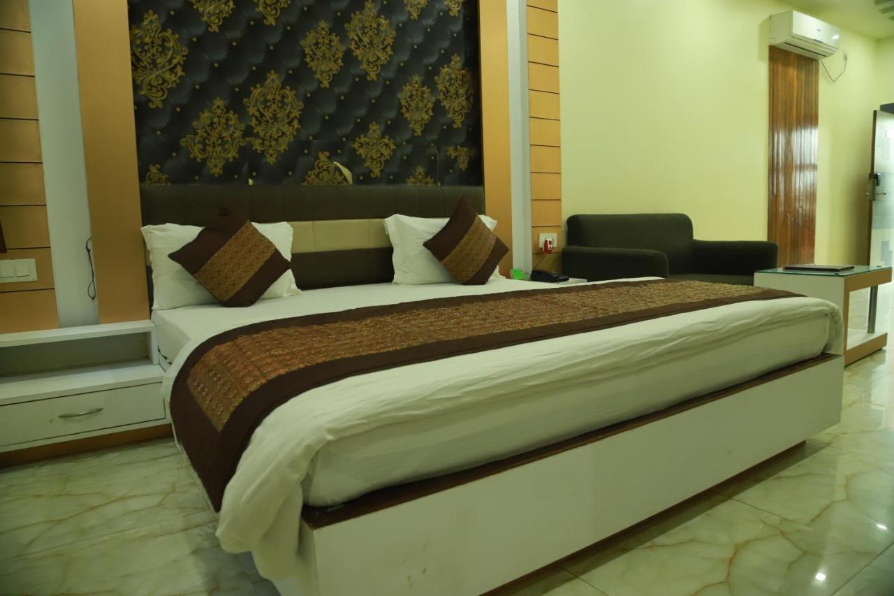 Hotel Sukhdeo Palace Gaya Esterno foto