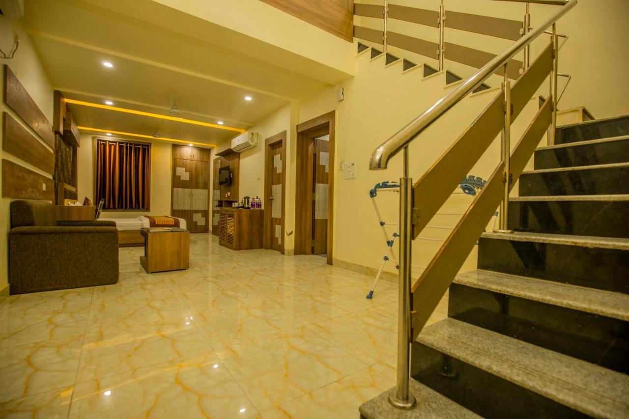 Hotel Sukhdeo Palace Gaya Esterno foto